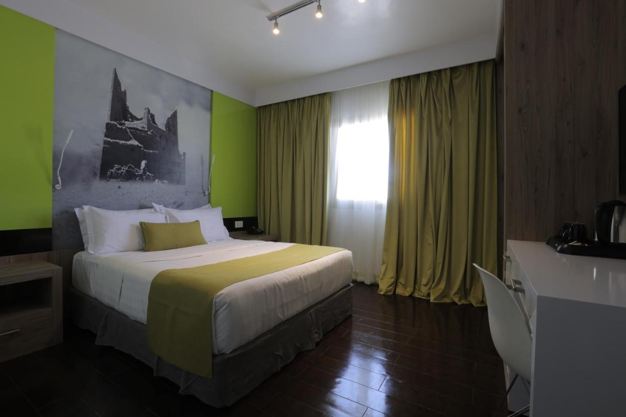 Super 8 Hotel Al Riyadh By Wyndham Exterior foto
