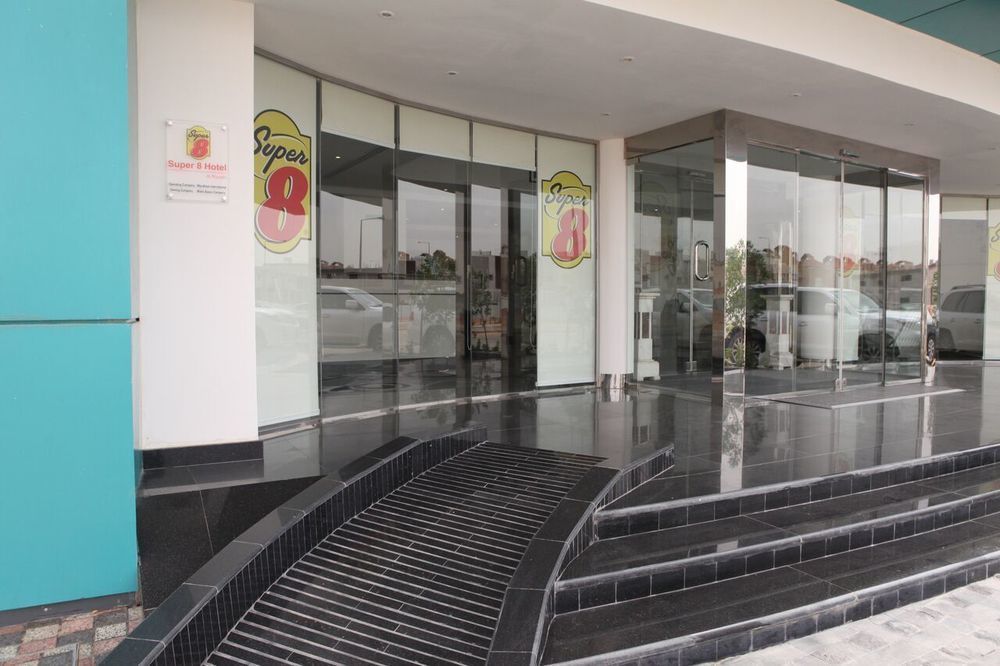 Super 8 Hotel Al Riyadh By Wyndham Exterior foto